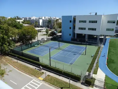 Photo of El Colegio