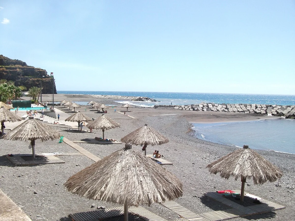 Praia da Ribeira Brava