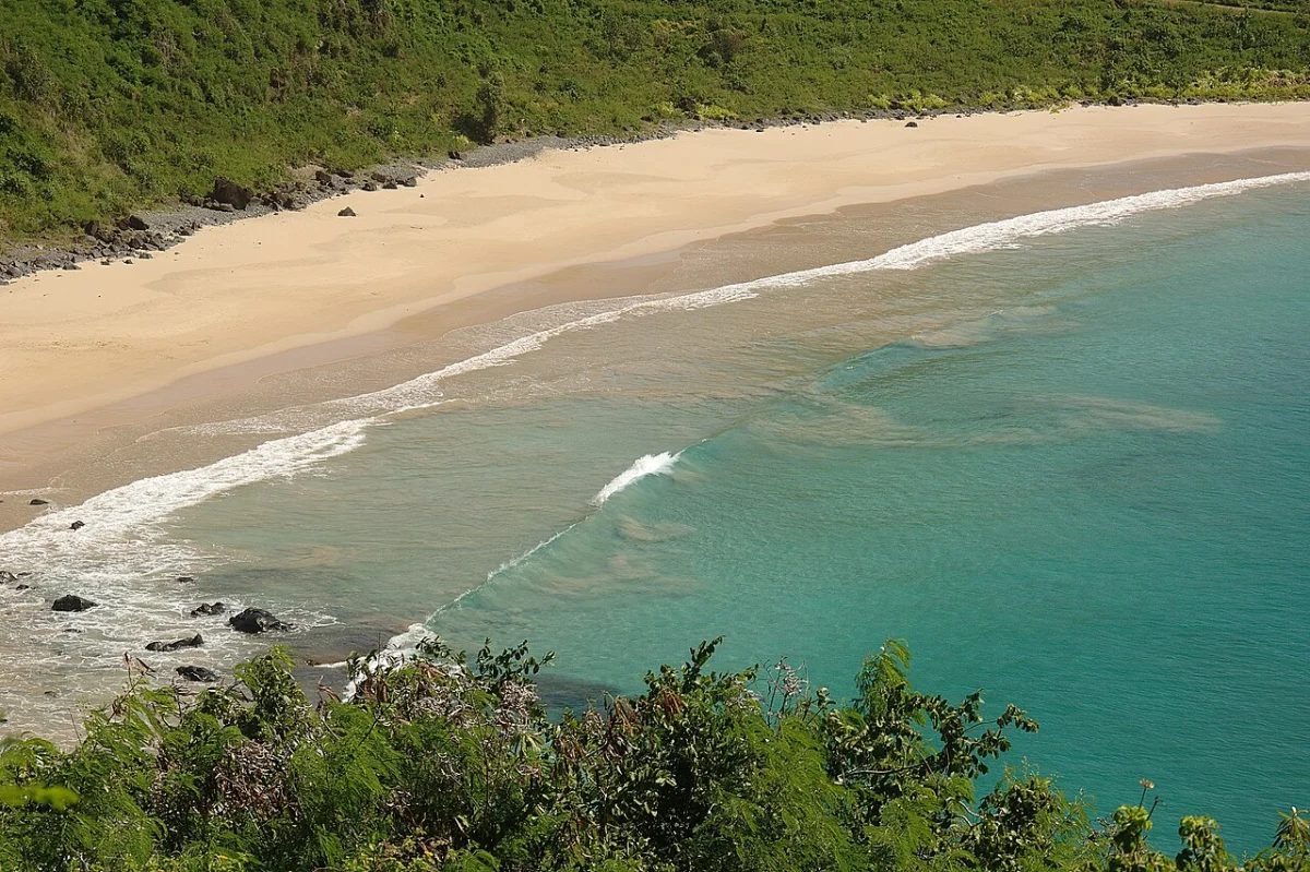 Praia do Meio Noronha